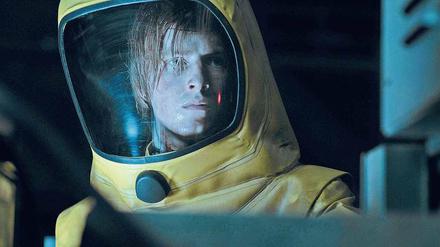 Reisen durch die Zeit sind nicht ungefährlich – vor allem, wenn ein Kernkraftwerk dabei eine Rolle spielt. Jonas Kahnwald (Louis Hofmann) muss sich in der zweiten Staffel von „Dark“ jedoch noch ganz anderen Gefahren aussetzen. 