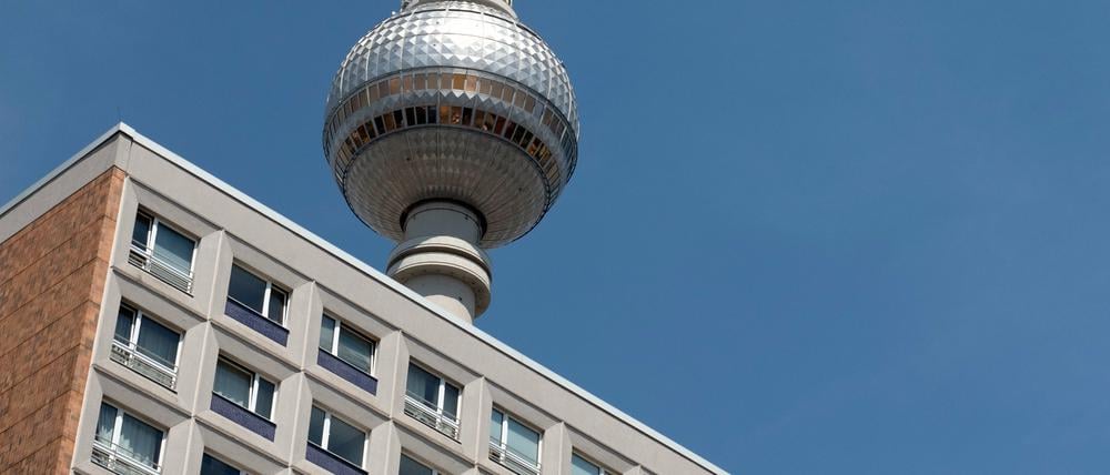 Wohnhaus unter dem Fernsehturm in Berlin 