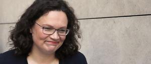 Andrea Nahles, bisherige Vorsitzende der SPD, verlässt nach Ihrem Rücktritt vom Parteivorsitz in der außerordentlichen Klausurtagung des SPD-Vorstands die SPD-Parteizentrale, das Willy-Brandt-Haus.