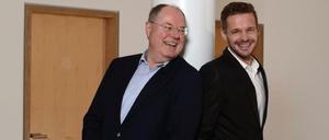 Peer Steinbrück und Kabarettist Florian Schröder.