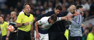 Tottenhams Jan Vertonghen verletzte sich im Champions-League-Halbfinale am Kopf, wurde von den Ärzten aber zurück auf den Platz geschickt. 