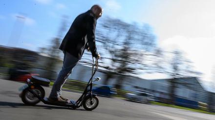 Bewegungsunschärfe heißt Geschwindigkeit. Doch nicht nur deshalb sind E-Scooter verletzungsträchtig.