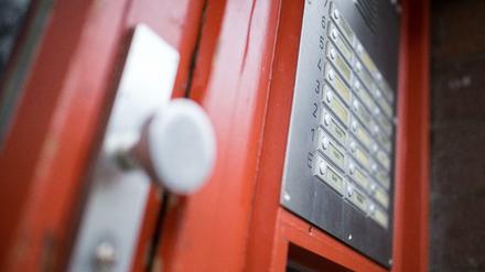 Für viele der Normalfall: in einem Haus mit vielen Parteien zur Miete wohnen.