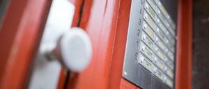 Für viele der Normalfall: in einem Haus mit vielen Parteien zur Miete wohnen.