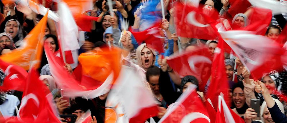Anhänger der Regierungspartei AKP in Istanbul
