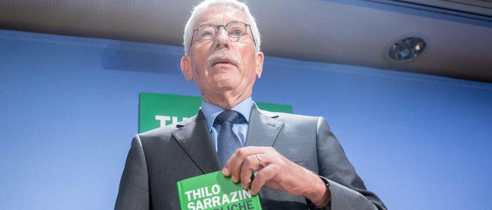 Um dieses Buch geht es: Thilo Sarrazin und sein Werk "Feindliche Übernahme - Wie der Islam den Fortschritt behindert und die Gesellschaft bedroht".