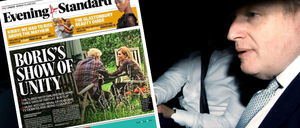 Boris Johnson kurz vor einem Radiointerview – in dem er kritische Fragen nach einem Foto mit seiner Freundin abbügelte.