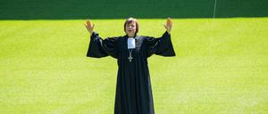 Gottesdienst auf Fußballgrün: Zum Abschluss des 37. Kirchentages gab es den Segen im Stadion von Borussia Dortmund.