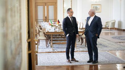 Bundesaussenminister Heiko Maas (links) trifft den Aussenminister des Iran, Mohammed Dschawad Sarif, in Teheran.