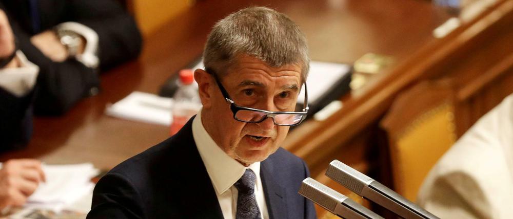 Bei der bislang größten Demonstration gegen Andrej Babis gingen am Sonntag rund 250.000 Menschen in Prag auf die Straße.