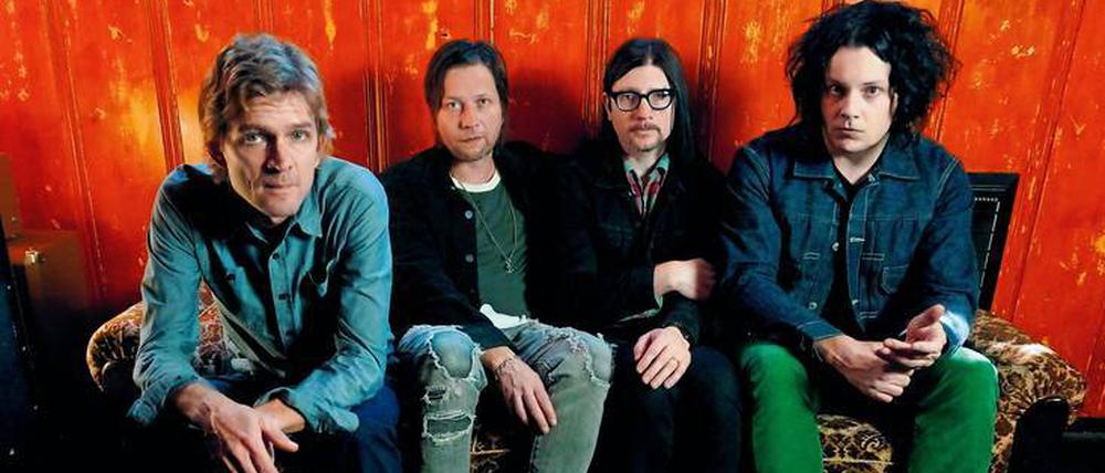 Jack White (rechts) mit den Raconteurs, die nach elf Jahren Pause ihr drittes Album veröffentlichen. 