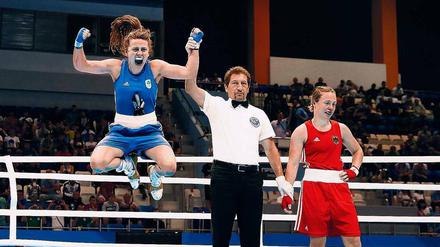 Freud und Leid. Die Irin Michaela Walsh (links) machte nach ihrem Sieg im Boxen über die Deutsche Ornella Wahner einen großen Luftsprung. Insgesamt gibt es bei den diesjährigen Europaspielen 200 Wettkämpfe in 15 Sportarten. 