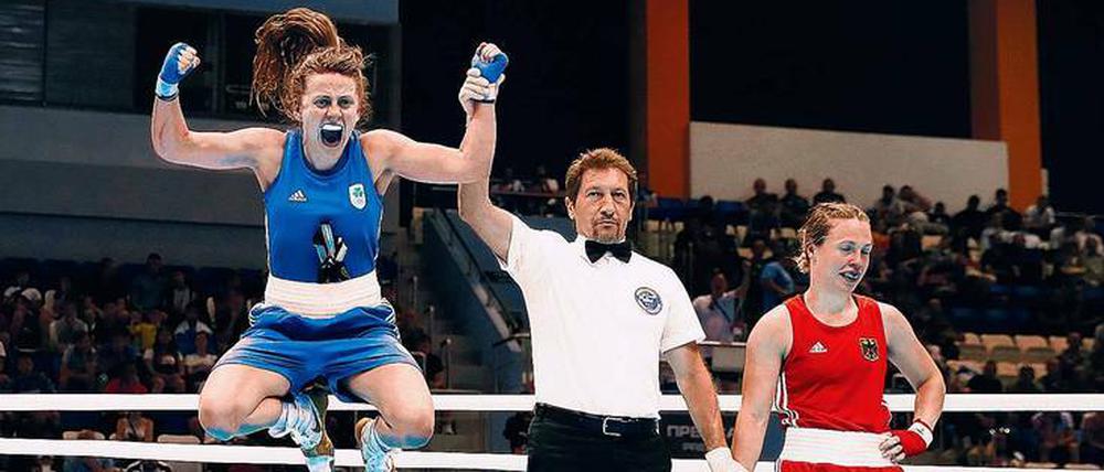 Freud und Leid. Die Irin Michaela Walsh (links) machte nach ihrem Sieg im Boxen über die Deutsche Ornella Wahner einen großen Luftsprung. Insgesamt gibt es bei den diesjährigen Europaspielen 200 Wettkämpfe in 15 Sportarten. 