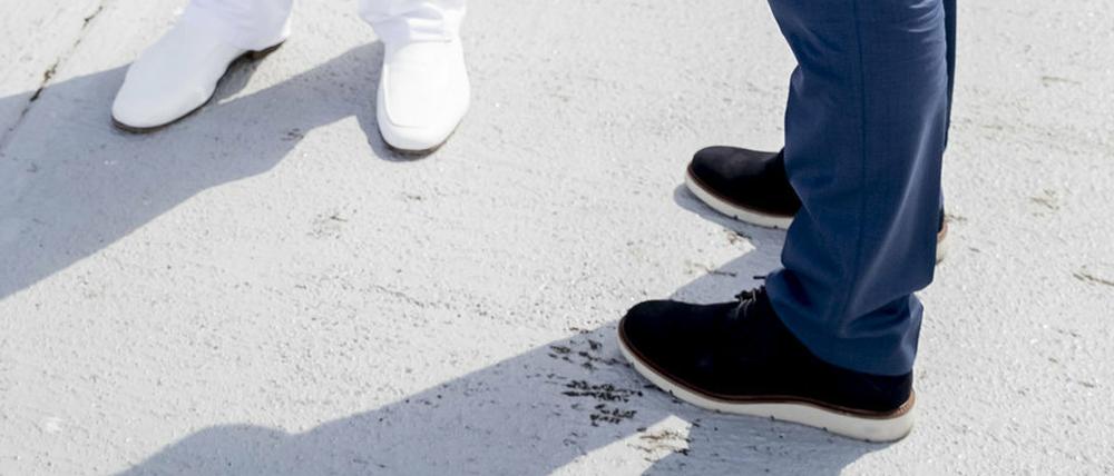 Michael Müllers Sneaker - hier beim Besuch des Unfallkrankenhauses Berlin (UKB).