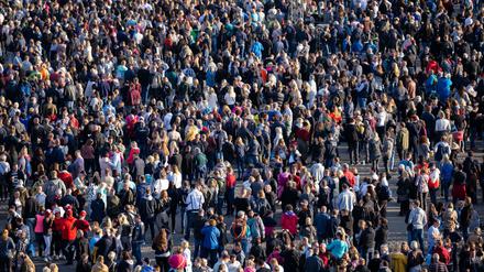 So viele Menschen wie nie zuvor leben in Deutschland - 83 Millionen. In 40 Jahren allerdings dürften es zehn Millionen weniger sein.