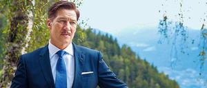 Die idyllische Kulisse von Südtirol trügt: Staatsanwalt Nicoletti (Tobias Moretti) vermutet fälschlich ein terroristisches Motiv hinter den Morden. 