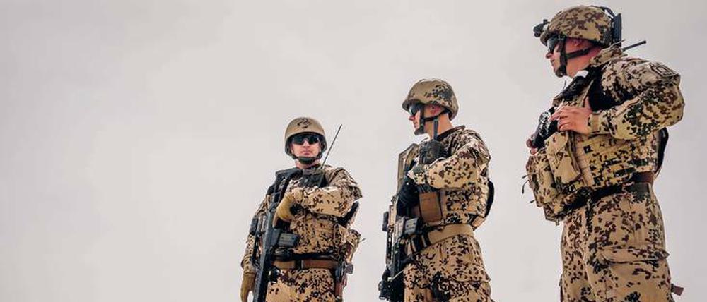 Rührt euch. 1100 deutsche Soldaten sind noch nahe Masar-i-Scharif stationiert. Die Bundeswehr hat hier auch Demut gelernt.