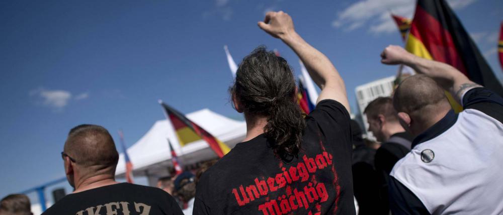 Liebe Bevölkerung, könnt ihr da mal bitte was gegen tun? (Archivfoto von einer Demo aus dem Jahr 2016).