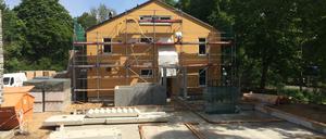 Genossenschaftsbau in Modulbauweise. In Hobrechtsfelde setzt die "Bremer Höhe" auf Holz. Kurz hinter der Berliner Stadtgrenze wurde hier am 14. Juni 2019 Richtfest gefeiert.