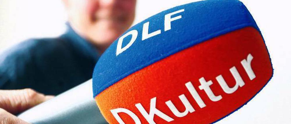 Kinder, hergehört. Die Podcasts erscheinen dienstags, donnerstags und sonntags.