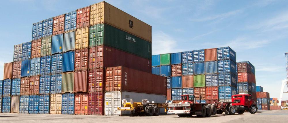 Container im Hafen von Buenos Aires.