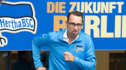 Sprint in die Zukunft. Herthas Manager Michael Preetz muss nun liefern.