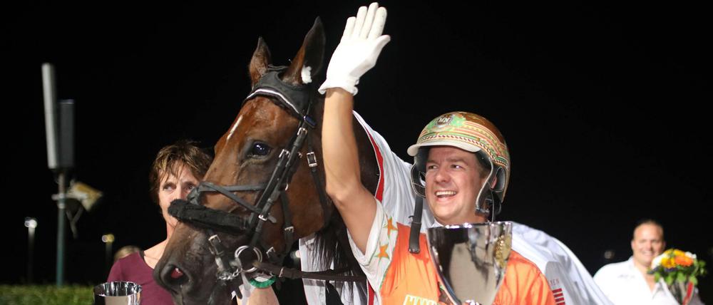Siegertyp: Der Deutsche Meister Michael Nimczyk steht beim Rennen in Mariendorf im Mittelpunkt.