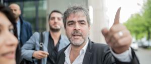 Deniz Yücel, Journalist der "Welt", vor dem Amtsgericht Tiergarten vor seiner Aussage nach einer Rechtshilfeanfrage des 32.Schwurgerichts in Istanbul.