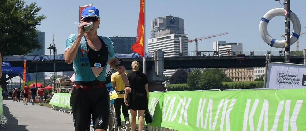 Sarah True auf der Laufstrecke. Zu diesem Zeitpunkt liegt sie noch klar vorn.