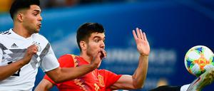 Nadiem Amiri (links) konnte sich mit dem deutschen Team am Ende nicht gegen die Spanier um Martin Aguirregabiria durchsetzen.