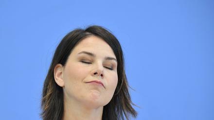  Nach ihrer unangemessenen Äußerung entschuldigte sich Grünen-Vorsitzende Annalena Baerbock nachts auf Twitter.