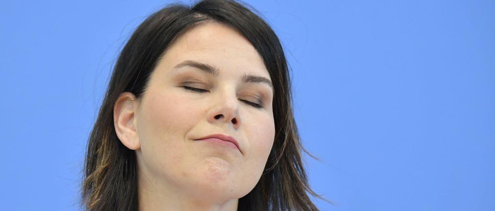  Nach ihrer unangemessenen Äußerung entschuldigte sich Grünen-Vorsitzende Annalena Baerbock nachts auf Twitter.