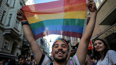 Gay Pride in Istanbul 2018 - trotz Verbots gingen Tausende auf die Straße.