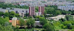 Aufwärts. In Marzahn gehören Hochhäuser zum Stadtbild.