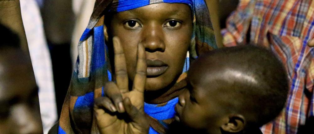 Ein Zeichen setzen. Im Nahen Osten und Nordafrika (wie hier im Sudan) kommt es immer wieder zu Protesten gegen die Machthaber.