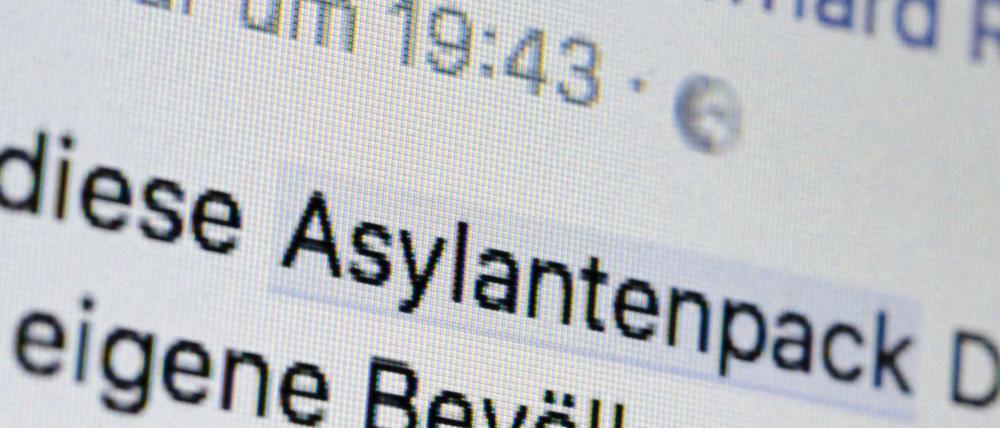 Hate Speech in einem Kommentar auf Facebook.