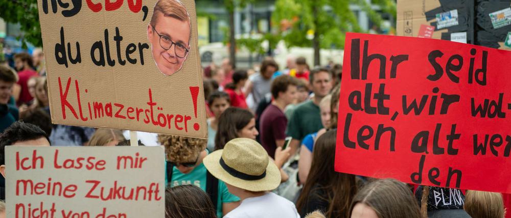 Auch in den Sommerferien demonstrieren Schülerinnen und Schüler gegen den Klimawandel.