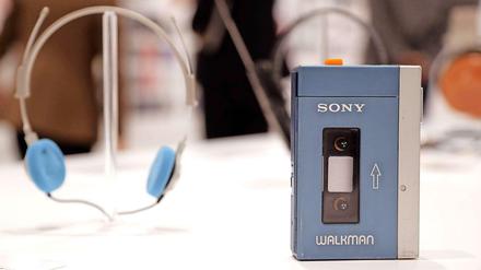 Mit dem Walkman ließ sich die Musik auf einmal überall mit hinnehmen.