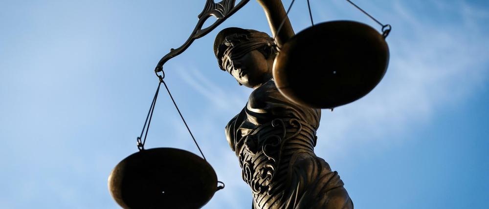 Erneut kommt ein Angeklagter wegen überlanger Verfahrensdauer aus der U-Haft frei.