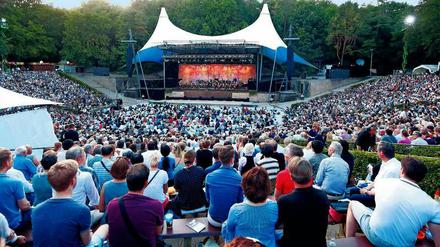Von Prokofjew bis zur „Berliner Luft“: die Philharmoniker in der Waldbühne.