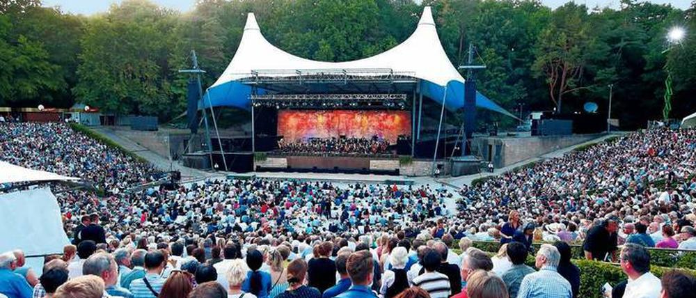 Von Prokofjew bis zur „Berliner Luft“: die Philharmoniker in der Waldbühne.