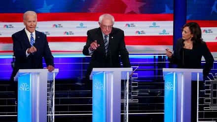 Joe Biden, links, hat nach der ersten TV-Debatte stark an Beliebtheit eingebüßt.