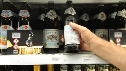 Finger weg: In Themars Tankstelle sollen die Neonazis nicht ans Regal kommen. (Symbolbild)