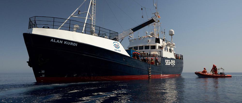 Das Rettungsschiff „Alan Kurdi“ der deutschen Organisation Sea-Eye.