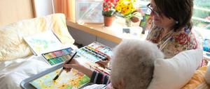 In Hospizen versuchen die Mitarbeiter, auf individuelle Bedürfnisse der Patienten einzugehen – nicht nur auf medizinische.