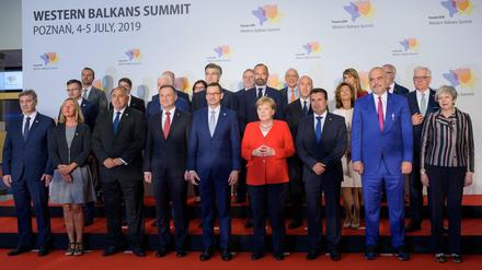Familienfoto der Westbalkan-Konferenz im polnischen Posen. Sechs Staaten hoffen auf einen baldigen EU-Beitritt.