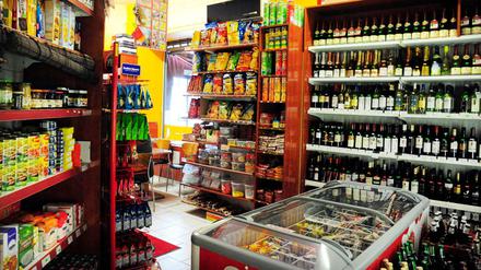 Die Spätis - ein Berliner Kulturgut in den Kiezen. Künftig sollen sie an Sonn- und Feiertagen geschlossen bleiben.