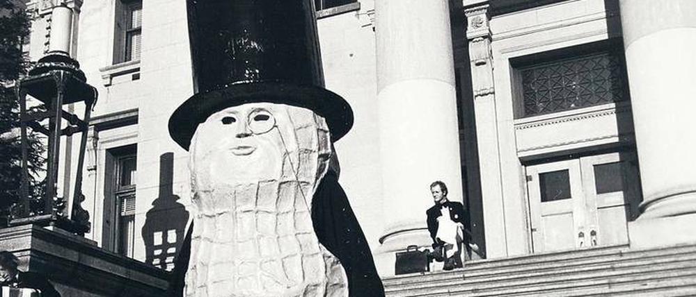 Es lebe das Unlogische. Image-Bank-Mitgründer Vincent Trasov 1974 im Erdnusskostüm.