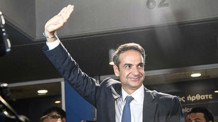 July 7, 2019 - Athens, Greece - Greek opposition New Democracy conservative party leader Kyriakos Mitsotakis greets from his supporters after win the parliamentary elections at the New Democracy headquarters in Athens. Athens Greece PUBLICATIONxINxGERxSUIxAUTxONLY - ZUMAe114 20190707_zaa_e114_010 Copyright: xEurokinissix