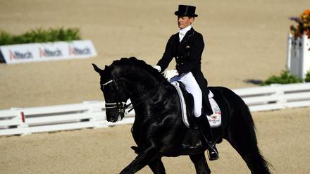 Beine hoch um jeden Preis? Totilas galt als "Wunderpferd" und musste wegen eines Knochenödems jung seine Karriere beenden.
